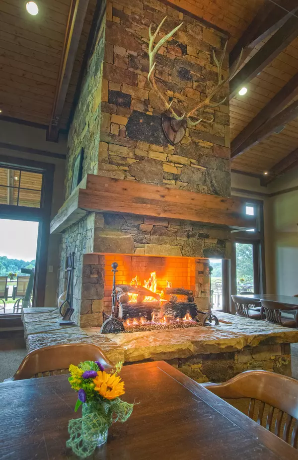 Roanoke, VA 24014,3879 Saul LN