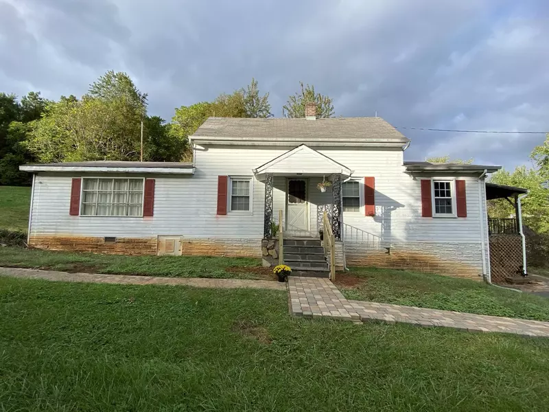 1323 RETREAT RD, Boones Mill, VA 24065