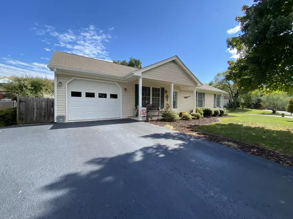 Roanoke, VA 24012,3354 Village CT