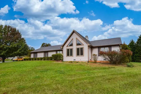 Vinton, VA 24179,101 Windermere CT