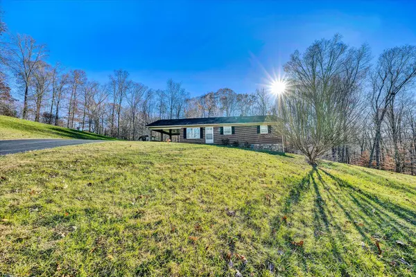 Glade Hill, VA 24092,2384 BYRDS MILL RD