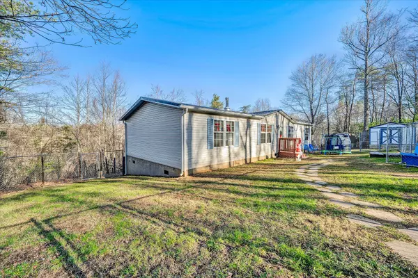 Floyd, VA 24091,1886 Walnut Knob RD
