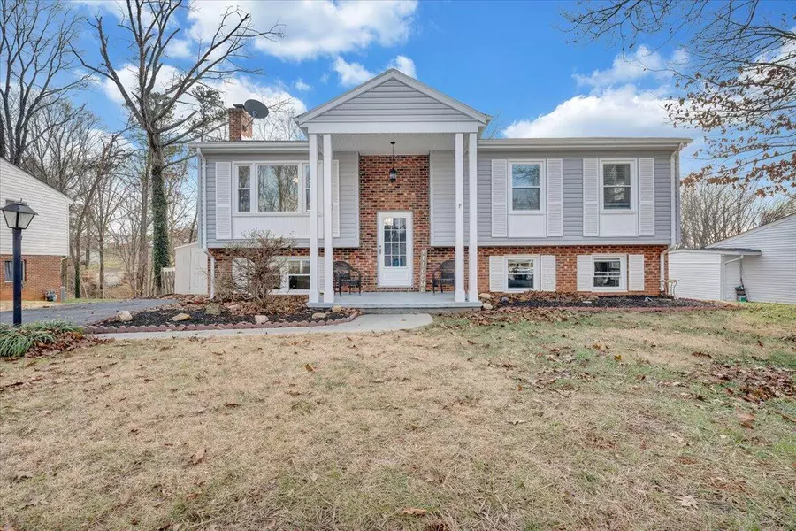 1434 Abbey CIR, Vinton, VA 24179