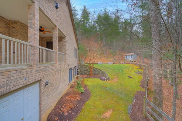 Catawba, VA 24070,178 Teaberry LN