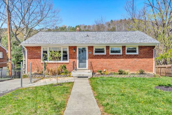 3305 Snead RD, Roanoke, VA 24014