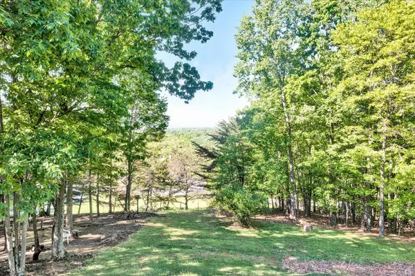 Blue Ridge, VA 24064,817 White Oak DR