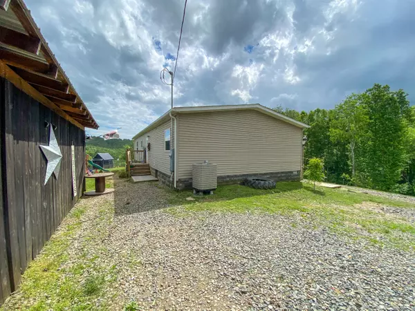 Floyd, VA 24091,348 Hall Hollow RD