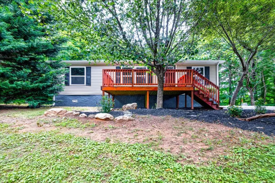 49 Crooked Run RD, Boones Mill, VA 24065