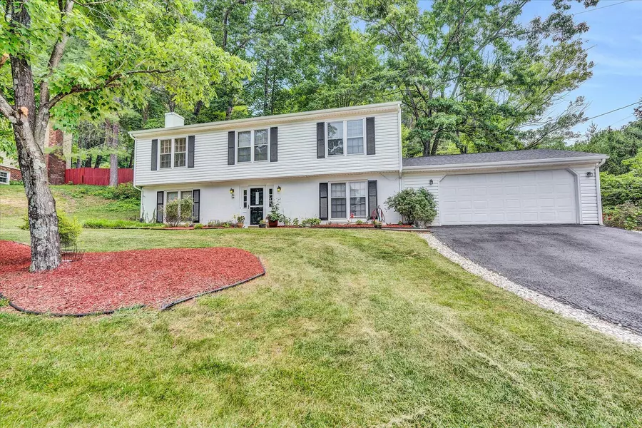 6007 Marsh Wren LN, Roanoke, VA 24018