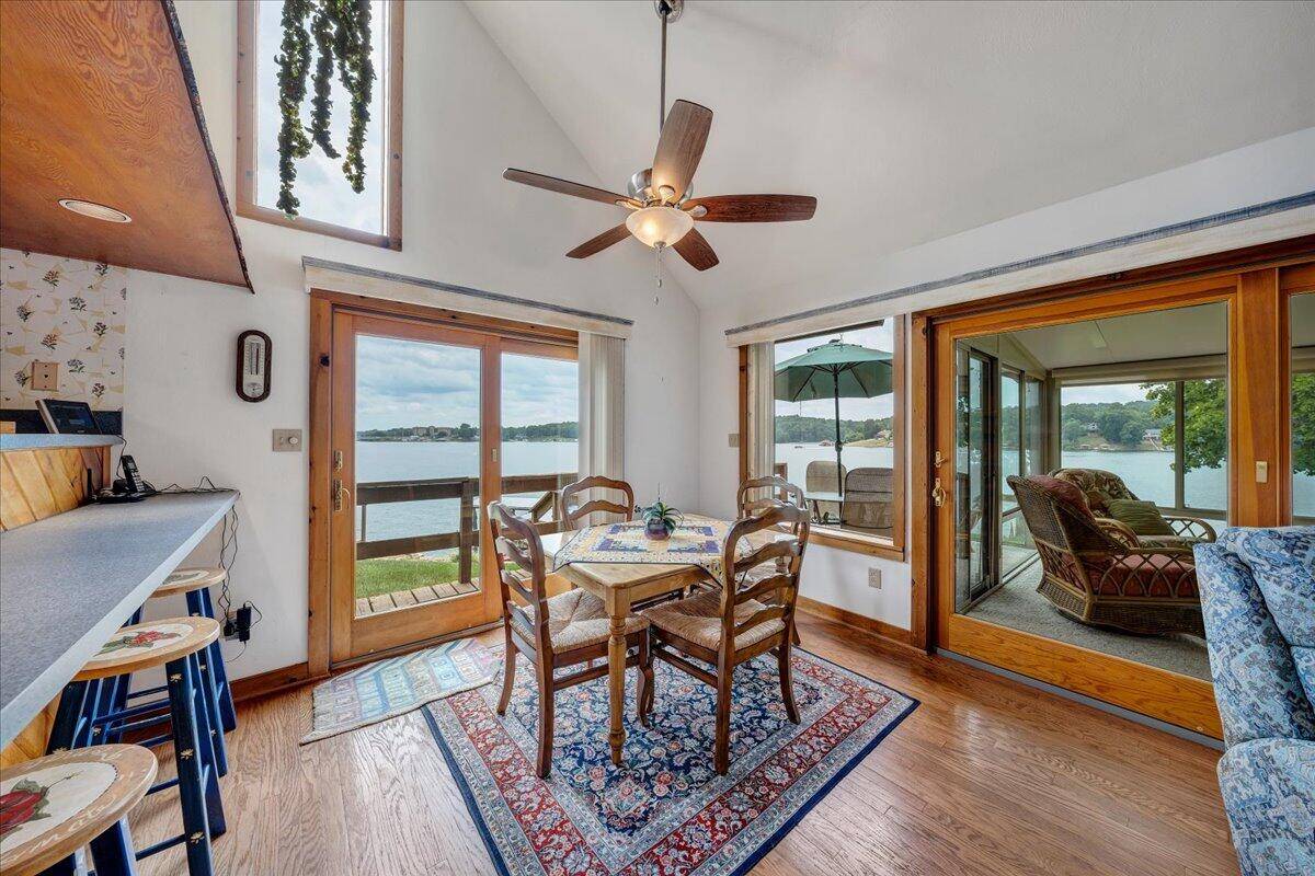 Moneta, VA 24121,1070 Contentment LN