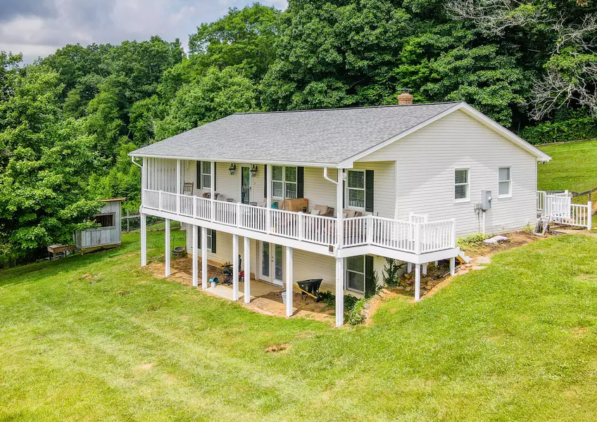 4882 Floyd Highway, Willis, VA 24380