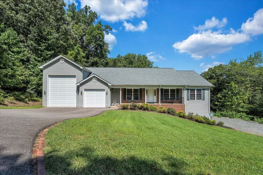 159 Walnut Landing CIR, Hardy, VA 24101