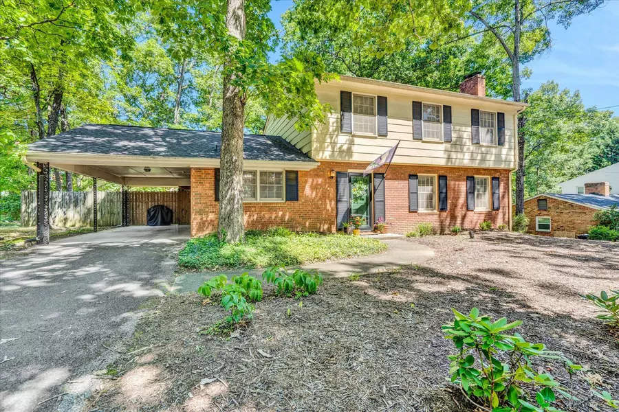 3021 Tree Top LN, Roanoke, VA 24018