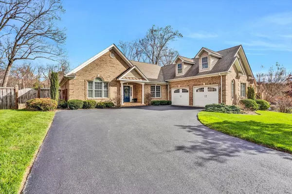 Salem, VA 24153,211 Bentwood CT