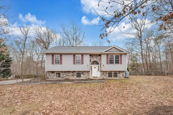 Moneta, VA 24121,1063 Colony CT