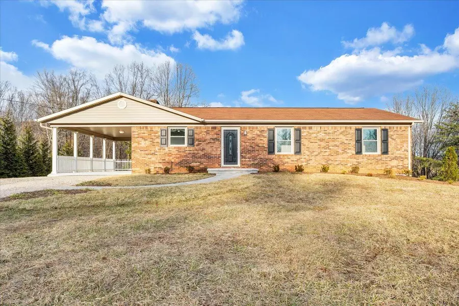 687 Country Ridge RD, Bassett, VA 24055