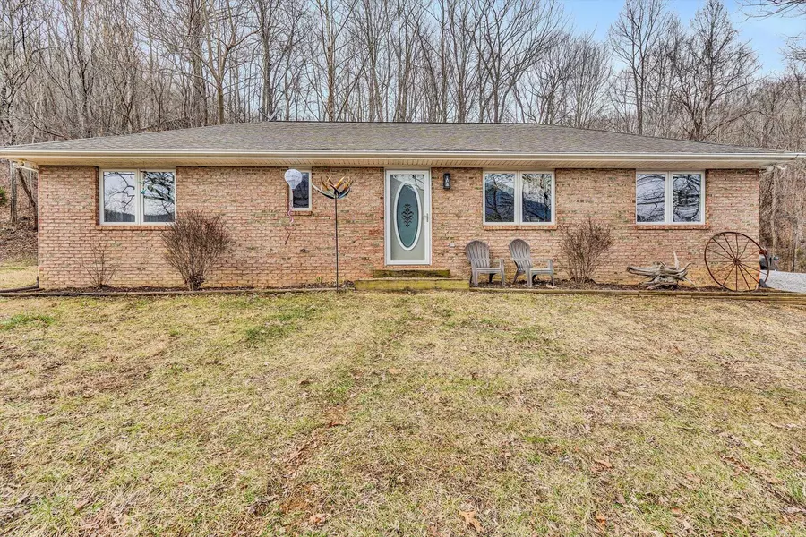 5 Cook Mountain TRL, Troutville, VA 24175