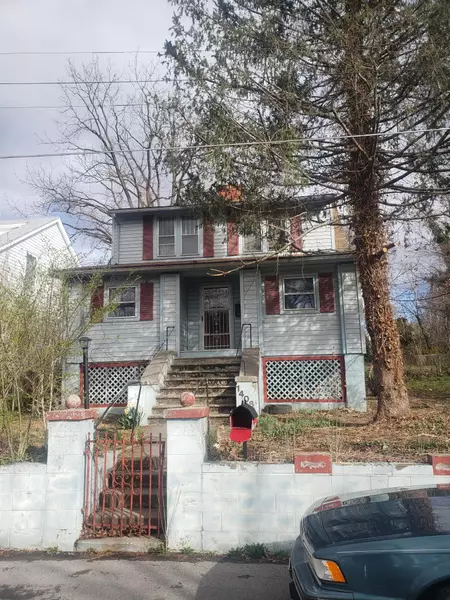 1406 Bryant ST, Clifton Forge, VA 24422