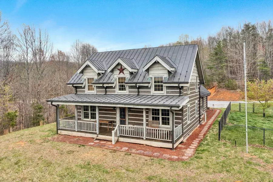 355 Moran Farm LN, Troutville, VA 24175