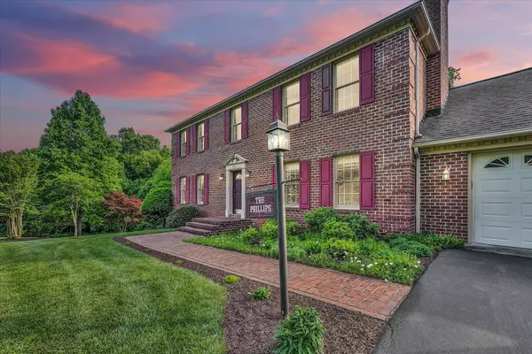 Blue Ridge, VA 24064,271 Heritage DR