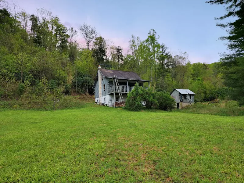 9380 Patterson DR, Bent Mountain, VA 24059