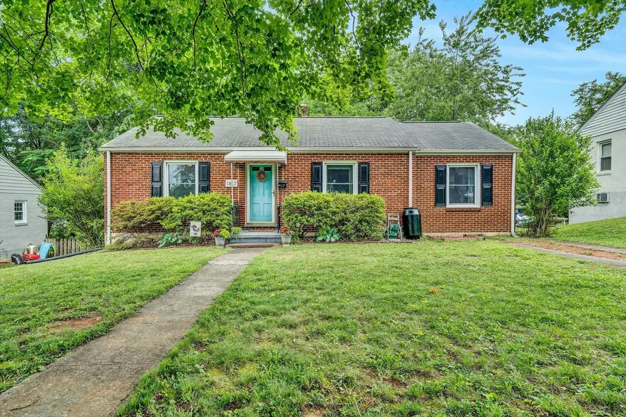 1817 Fareham RD, Roanoke, VA 24015