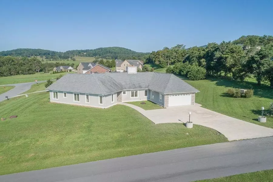 15 Mossy Green TER, Lexington, VA 24450