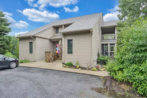 Huddleston, VA 24104,122 Fawn Haven LN