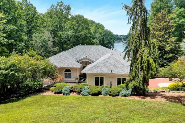 Moneta, VA 24121,1131 Clearwater DR