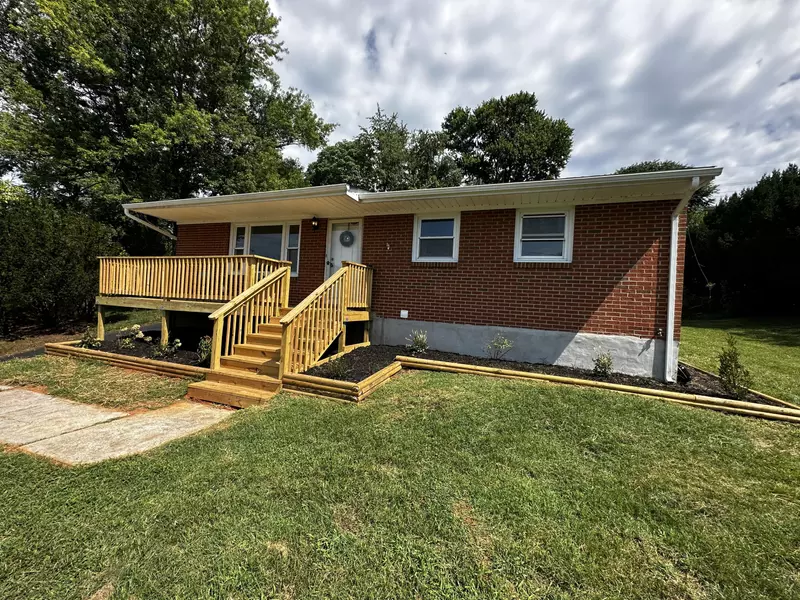 745 Shelbourne AVE, Vinton, VA 24179