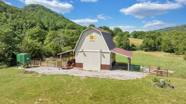 Catawba, VA 24070,9121 Blacksburg RD