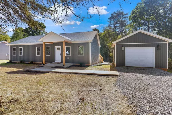 101 Minton CIR, Moneta, VA 24121