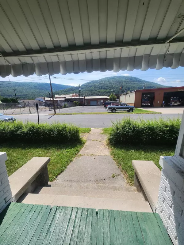 Clifton Forge, VA 24422,712 Church ST