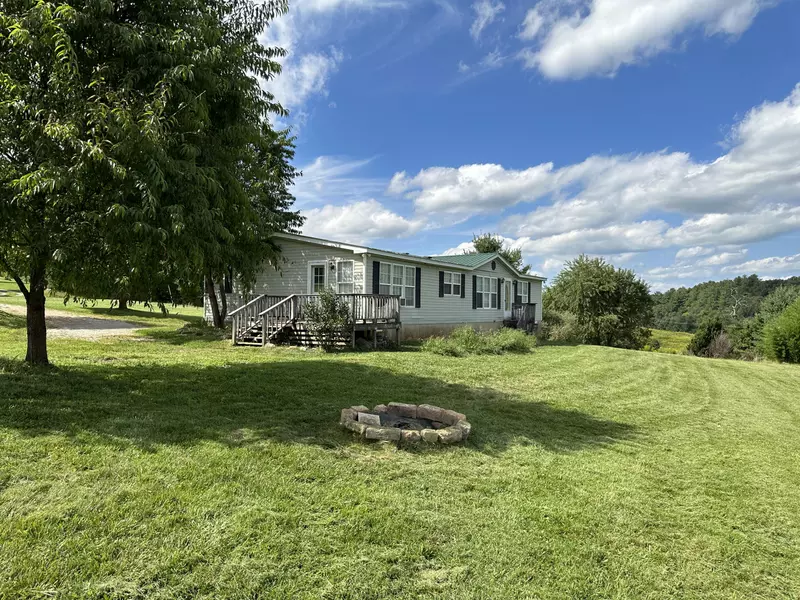 213 Gracie LN, Floyd, VA 24091