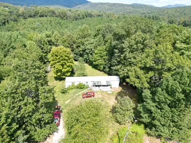 573 White Oak RD, Boones Mill, VA 24065