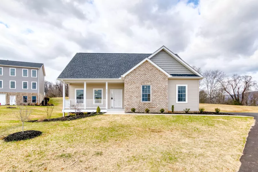 5585 New Pleasant WAY, Salem, VA 24153