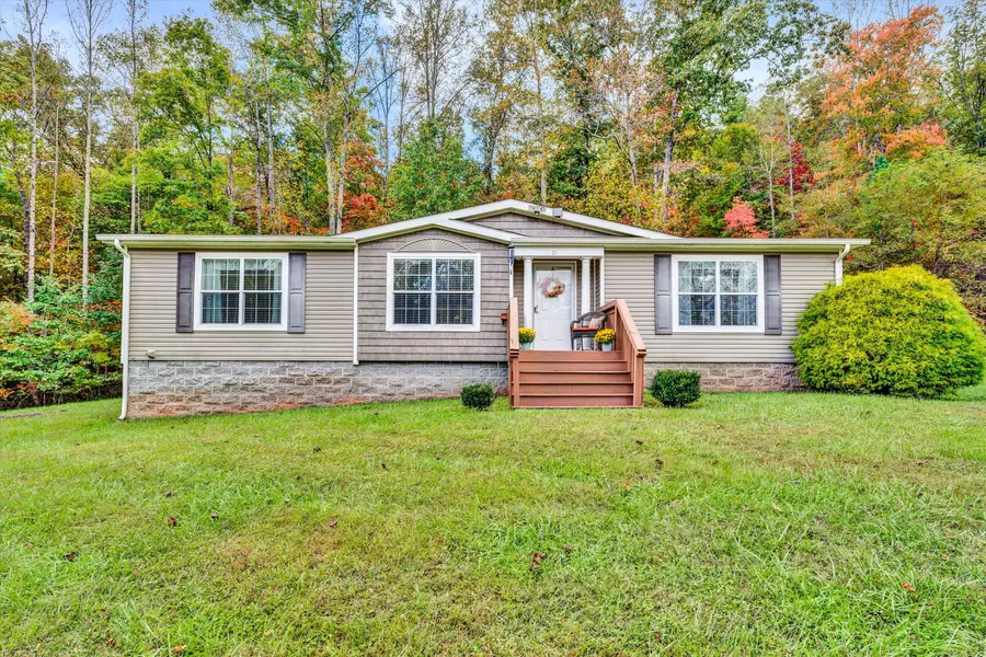 31 Valley High DR, Hardy, VA 24101