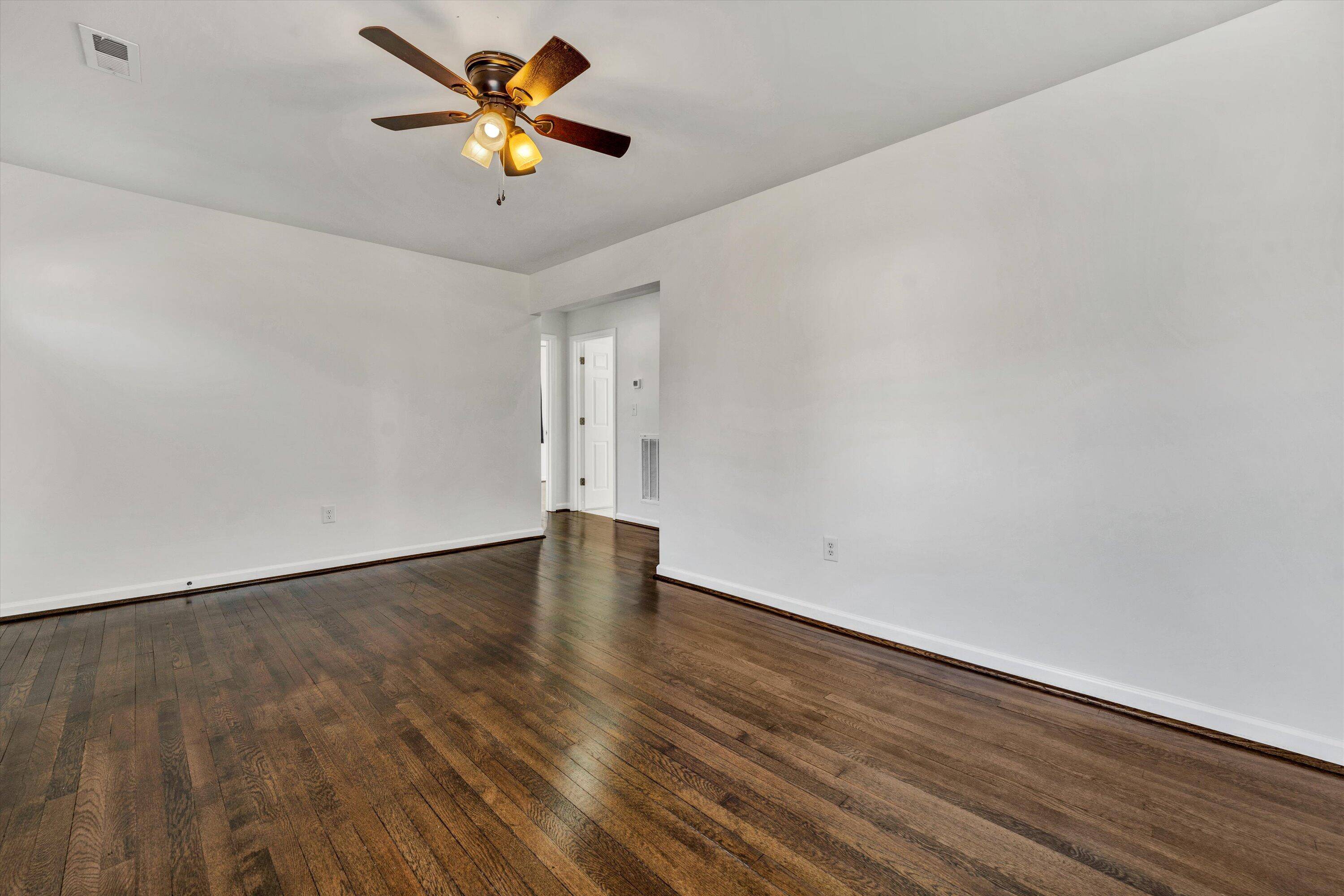 Roanoke, VA 24015,2519 Spring RD