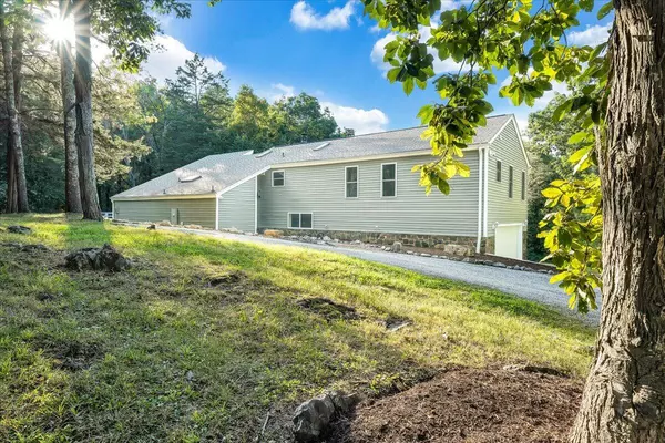 207 Huntingwood LN, Fincastle, VA 24090