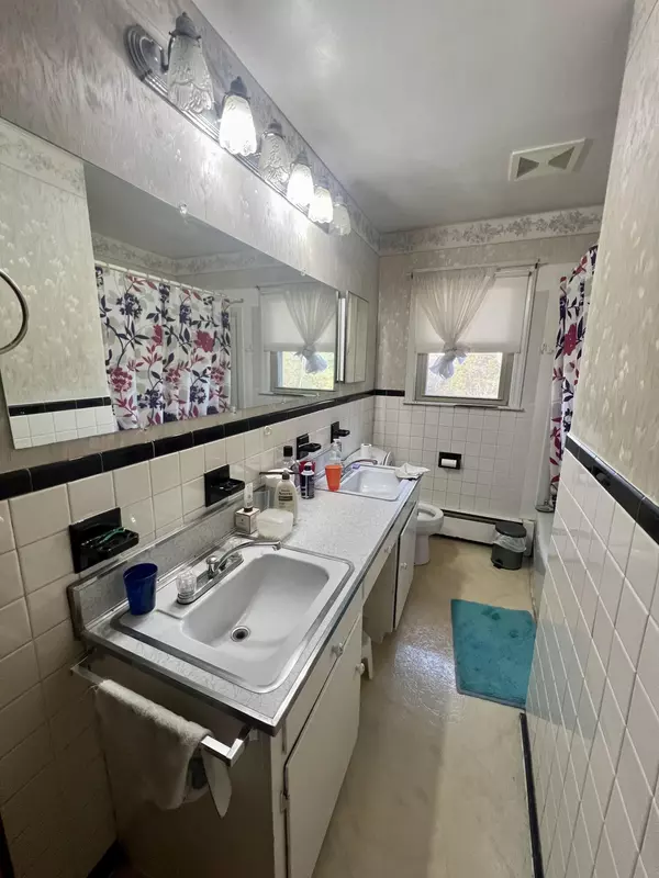 Roanoke, VA 24017,3419 HERSHBERGER RD