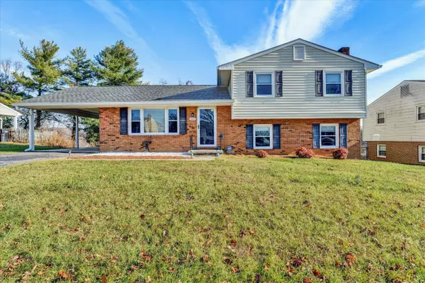 5435 North Lake DR, Roanoke, VA 24019