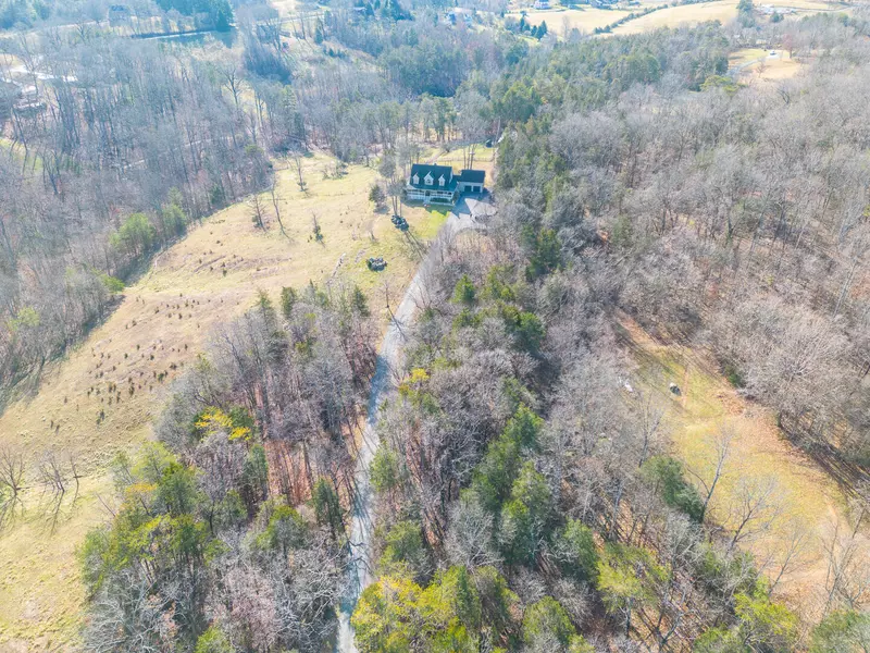 197 Huntingwood LN, Fincastle, VA 24090