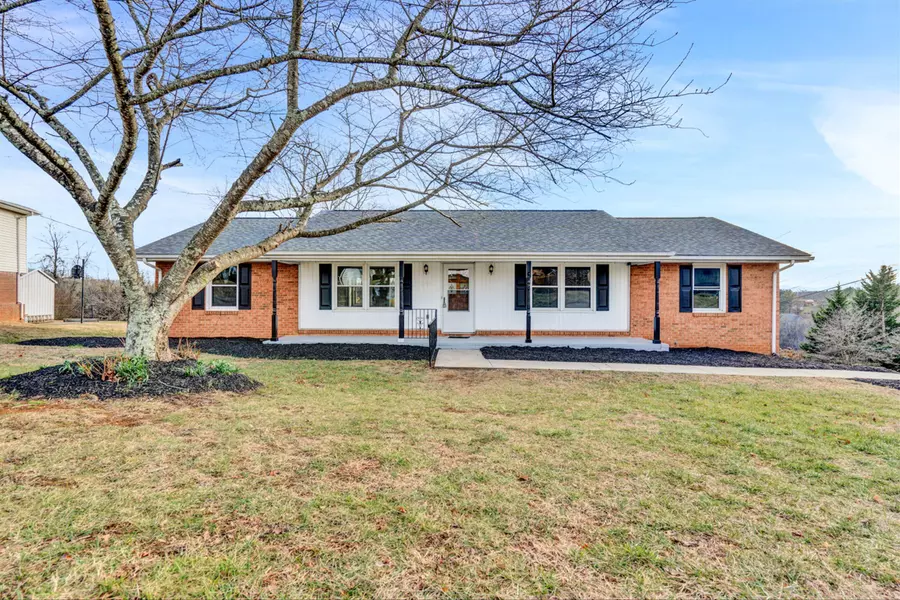 526 Aragona DR, Vinton, VA 24179