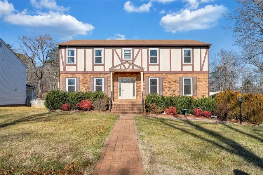 5203 Cherokee Hills DR, Salem, VA 24153