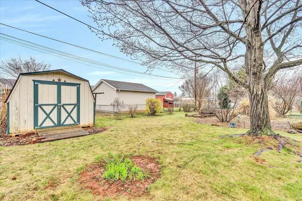 Roanoke, VA 24012,914 Fairhurst DR