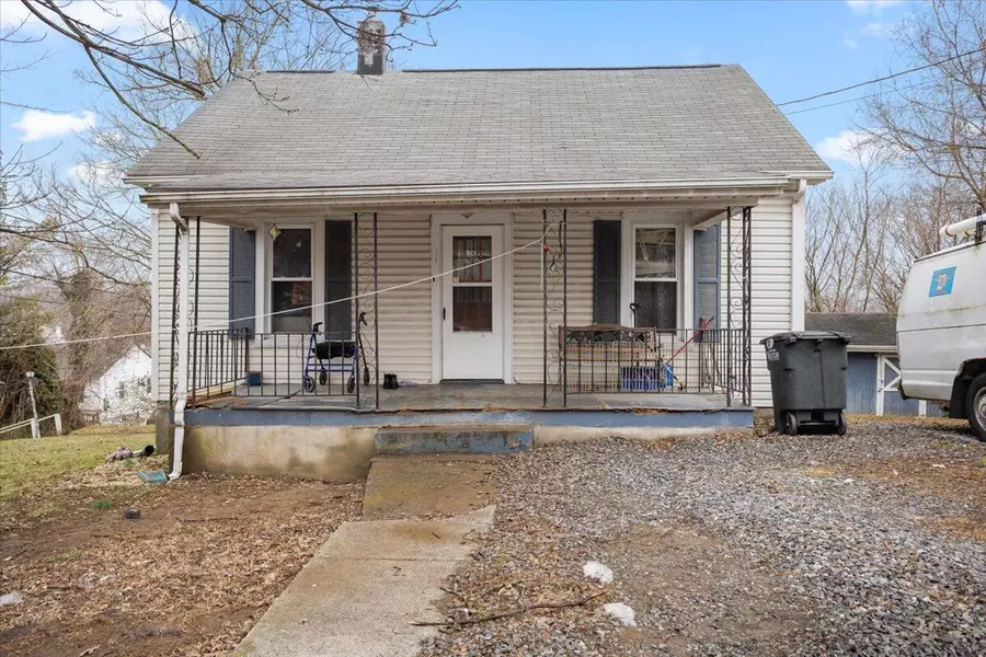 330 10th ST, Vinton, VA 24179