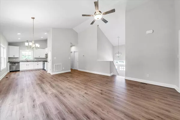 Roanoke, VA 24018,4395 Faircrest LN