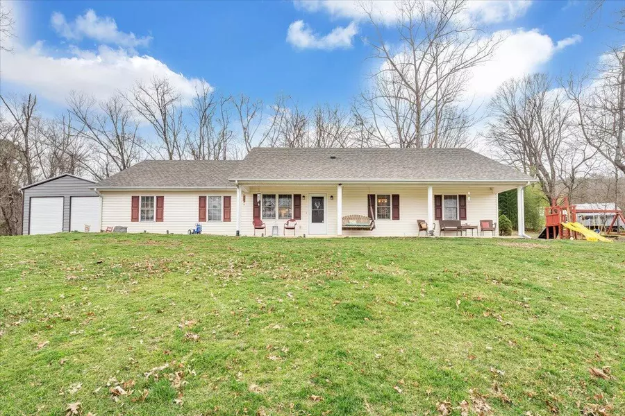 5 Delong LN, Buchanan, VA 24066