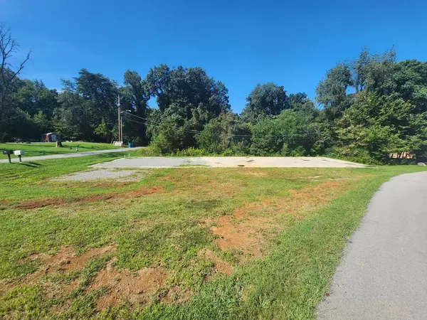 Roanoke, VA 24014,0 Redwood RD SE