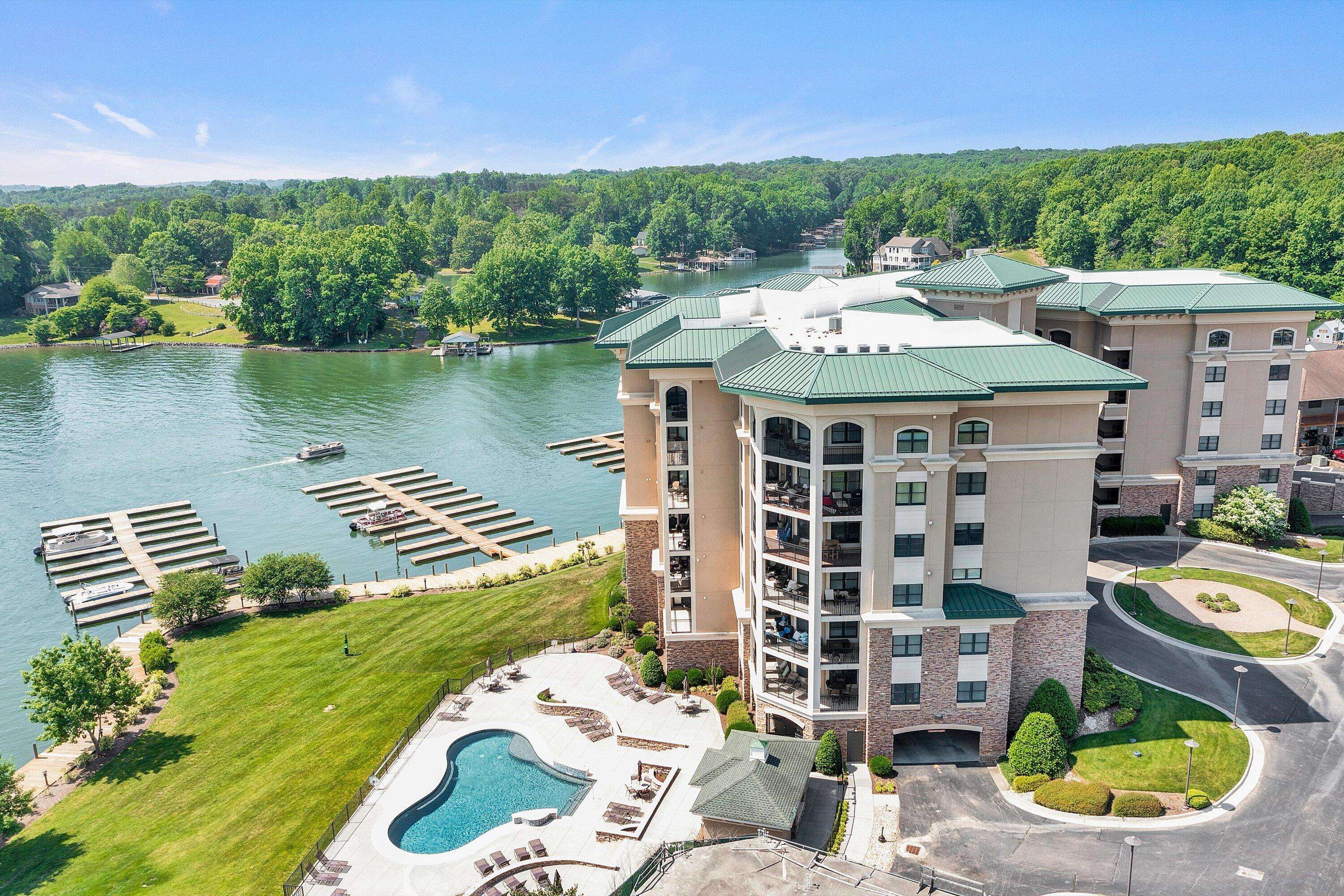 Moneta, VA 24121,100 Bridgewater Pointe #105 PL #105
